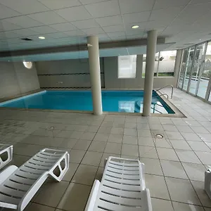 Avec Sauna Et Piscine Au Bord De Mer Appartement